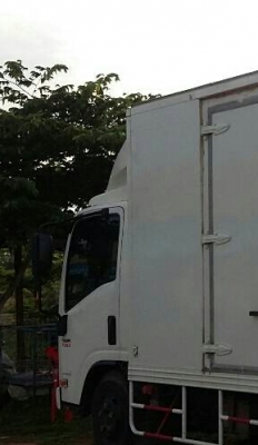 หกล้อ อีซูซุ NMR130 ปี53 บรรทุกตู้แห้ ยาว4.30ม.สภาพสวยเดิมทั้งคัน เล่มทะเบียน พร้อมโอน ใช้งานน้อย วิ่ง 60&times;&times;&times;กม.สวยจัด