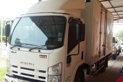 หกล้อ อีซูซุ NMR130 ปี53 บรรทุกตู้แห้ ยาว4.30ม.สภาพสวยเดิมทั้งคัน เล่มทะเบียน พร้อมโอน ใช้งานน้อย วิ่ง 60&times;&times;&times;กม.สวยจัด