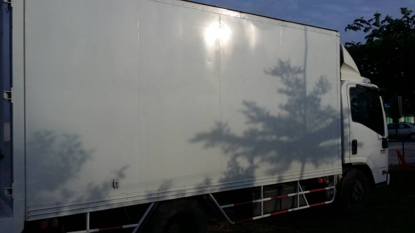 หกล้อ อีซูซุ NMR130 ปี53 บรรทุกตู้แห้ ยาว4.30ม.สภาพสวยเดิมทั้งคัน เล่มทะเบียน พร้อมโอน ใช้งานน้อย วิ่ง 60&times;&times;&times;กม.สวยจัด