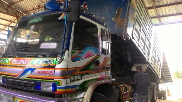 ขายรถพ่วงดัมพ์ ISUZU 320 แรง ปี 40 ดัมพ์แม่ลูก ลูก 3 เพลายังไม่ลงเล่ม ทะเบียนพร้อม ขายรถพ่วงดัมพ์ ISUZU 320 แรง ปี 40 ดัมพ์แม่ลูก ลูก 3 เพลายังไม่ลงเล่ม ทะเบียนพร้อม