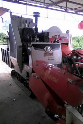 ขายรถเกี่ยวข้าวKUBOTA DC60 ปี54 พร้อมเทรลเลอร์ ใช้งานพันกว่าชั่วโมง สภาพสวยพร้อมใช้งาน สนใจโทร 090-8588220คุณนะ 093-3258446คุณบิว ID:narong498 หรือเข้าดูสินค้าอื่นๆได้ที่ www.truck.in.th/498 หรือเพจFacebook ณรงค์ ซื้อขายรถมือสอง (เว็บไซต์ส่วนตัว) หรือFace