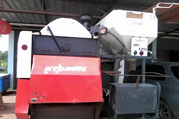 ขายรถเกี่ยวข้าวKUBOTA DC60 ปี54 พร้อมเทรลเลอร์ ใช้งานพันกว่าชั่วโมง สภาพสวยพร้อมใช้งาน สนใจโทร 090-8588220คุณนะ 093-3258446คุณบิว ID:narong498 หรือเข้าดูสินค้าอื่นๆได้ที่ www.truck.in.th/498 หรือเพจFacebook ณรงค์ ซื้อขายรถมือสอง (เว็บไซต์ส่วนตัว) หรือFace