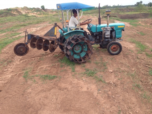 ขายรถไถ Kubota L2201 มีภาพวีดีโอ ราคา 65,000 บาท พร้อมอุปกรณ์ 4 รายการ มีผานหลัง คราด ล้อเหล็ก เครื่