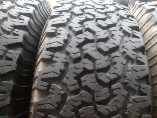 ขายยาง BF all 265/75/16 ปี 11 สวยๆ