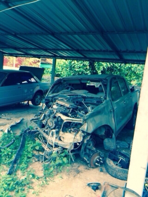 วีโก้4ประตู ตัวเตี้ยสีเทา เครื่อง2500 โอนลอยเล่มได้เลยหรือเเยก อะไหลถอดทุกชิ้นมีอีกหลายรุ่นคัฟ วีโก้4ประตู ตัวเตี้ยสีเทา เครื่อง2500 โอนลอยเล่มได้เลยหรือเเยก อะไหลถอดทุกชิ้นมีอีกหลายรุ่นคัฟ