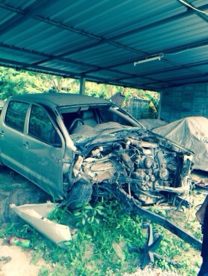 วีโก้4ประตู ตัวเตี้ยสีเทา เครื่อง2500 โอนลอยเล่มได้เลยหรือเเยก อะไหลถอดทุกชิ้นมีอีกหลายรุ่นคัฟ