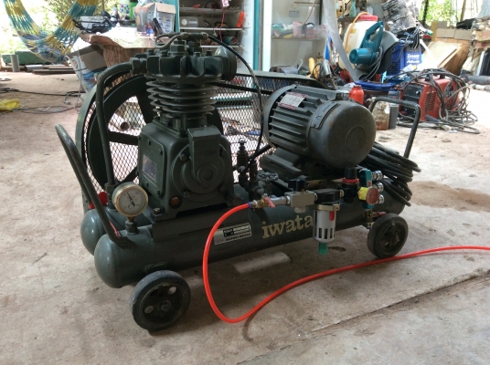 ขายปั้มลม Iwata ใช้งานได้ปกติ.  ราคา 15000บาท