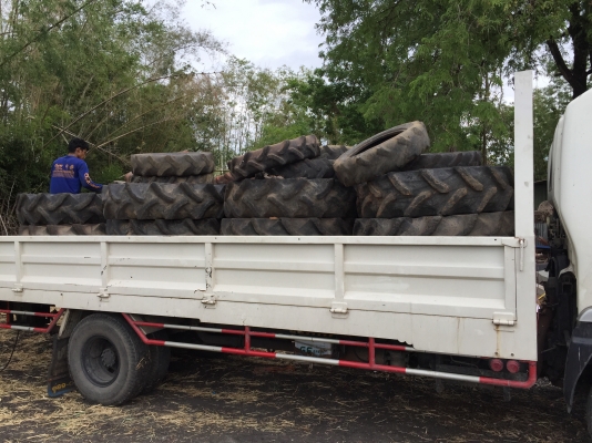 ขายเหมายาง \% เบอร์ 8-18 , 13.6-26 ยกกระบะ 6 ล้อตามรูป