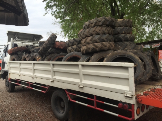 ขายเหมายาง \% เบอร์ 8-18 , 13.6-26 ยกกระบะ 6 ล้อตามรูป