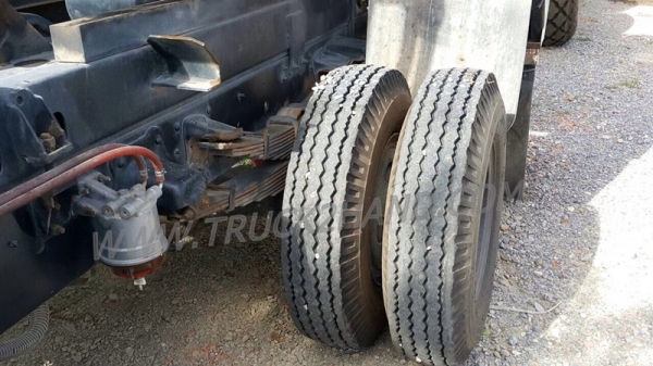 รถบรรทุก 6 ล้อ ยี่ห้อ ISUZU  120 แรงม้า พวงมาลัยพาวเว่อร์ เบรคธรรมดา มีลิฟท์ท้ายยกสินค้าขึ้น-ลงได้