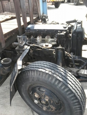 รถบรรทุก 6 ล้อ ยี่ห้อ ISUZU  120 แรงม้า พวงมาลัยพาวเว่อร์ เบรคธรรมดา มีลิฟท์ท้ายยกสินค้าขึ้น-ลงได้