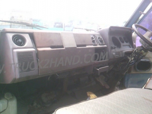 รถบรรทุก 6 ล้อ ยี่ห้อ ISUZU  120 แรงม้า พวงมาลัยพาวเว่อร์ เบรคธรรมดา มีลิฟท์ท้ายยกสินค้าขึ้น-ลงได้