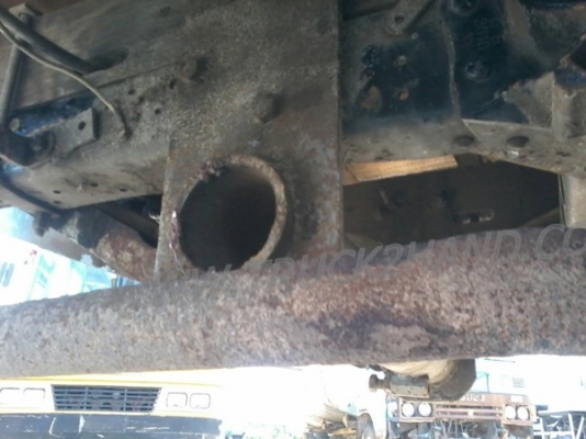 รถบรรทุก 6 ล้อ ยี่ห้อ ISUZU  120 แรงม้า พวงมาลัยพาวเว่อร์ เบรคธรรมดา มีลิฟท์ท้ายยกสินค้าขึ้น-ลงได้