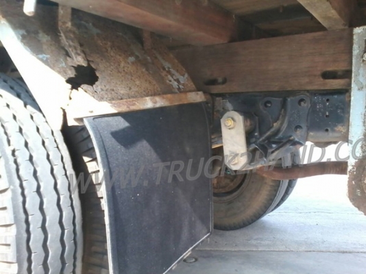 รถบรรทุก 6 ล้อ ยี่ห้อ ISUZU  120 แรงม้า พวงมาลัยพาวเว่อร์ เบรคธรรมดา มีลิฟท์ท้ายยกสินค้าขึ้น-ลงได้