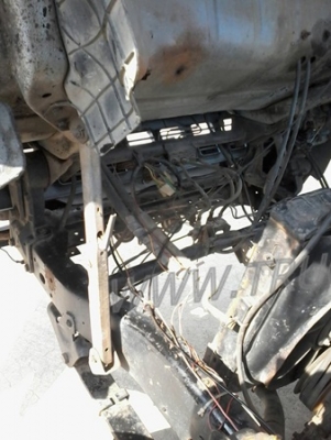 รถบรรทุก 6 ล้อ ยี่ห้อ ISUZU  120 แรงม้า พวงมาลัยพาวเว่อร์ เบรคธรรมดา มีลิฟท์ท้ายยกสินค้าขึ้น-ลงได้