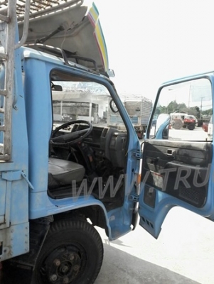 รถบรรทุก 6 ล้อ ยี่ห้อ ISUZU  120 แรงม้า พวงมาลัยพาวเว่อร์ เบรคธรรมดา มีลิฟท์ท้ายยกสินค้าขึ้น-ลงได้