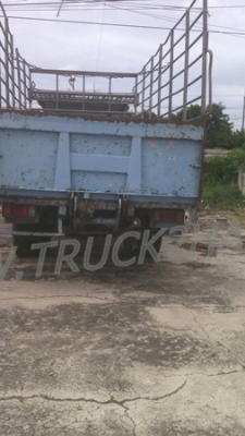 รถบรรทุก 6 ล้อ ยี่ห้อ ISUZU  120 แรงม้า พวงมาลัยพาวเว่อร์ เบรคธรรมดา มีลิฟท์ท้ายยกสินค้าขึ้น-ลงได้