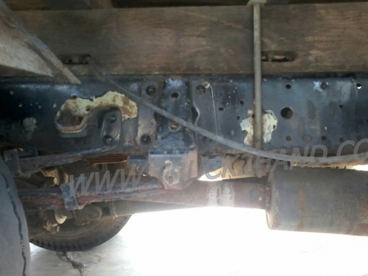 รถบรรทุก 6 ล้อ ยี่ห้อ ISUZU  120 แรงม้า พวงมาลัยพาวเว่อร์ เบรคธรรมดา มีลิฟท์ท้ายยกสินค้าขึ้น-ลงได้