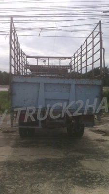 รถบรรทุก 6 ล้อ ยี่ห้อ ISUZU  120 แรงม้า พวงมาลัยพาวเว่อร์ เบรคธรรมดา มีลิฟท์ท้ายยกสินค้าขึ้น-ลงได้