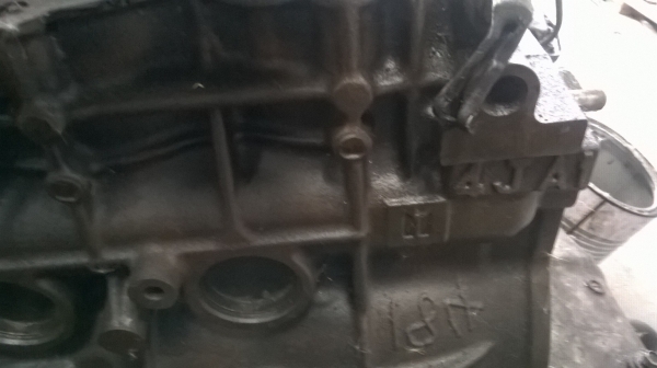 เสื้อสูบ(มีแต่เสื้อ) ดีแม็กปี 2003 4ja1 พร้อมเลขเครื่อง 10000บาท