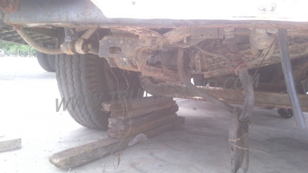 รถบรรทุก 6 ล้อ ติดเครน ยี่ห้อ TOYOTA  ติดเครน TADANO เครน 2.5 ตัน