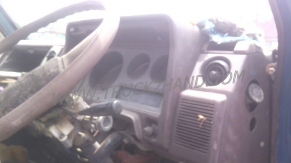 รถบรรทุก 6 ล้อ ติดเครน ยี่ห้อ TOYOTA  ติดเครน TADANO เครน 2.5 ตัน