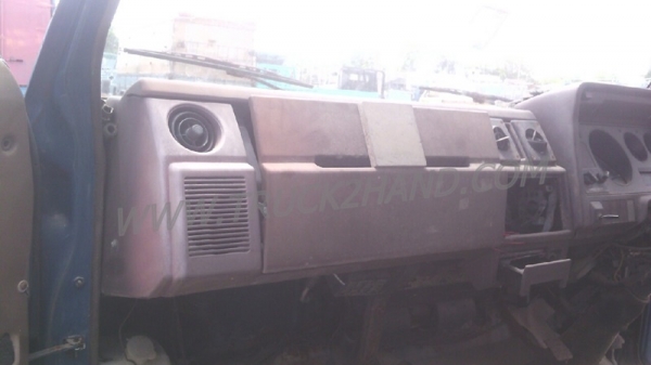 รถบรรทุก 6 ล้อ ติดเครน ยี่ห้อ TOYOTA  ติดเครน TADANO เครน 2.5 ตัน