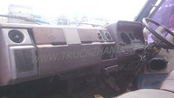 รถบรรทุก 6 ล้อ ติดเครน ยี่ห้อ TOYOTA  ติดเครน TADANO เครน 2.5 ตัน