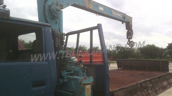 รถบรรทุก 6 ล้อ ติดเครน ยี่ห้อ TOYOTA  ติดเครน TADANO เครน 2.5 ตัน
