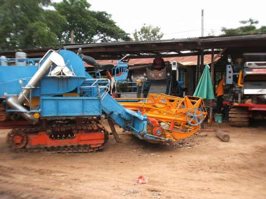 ขายรถเกี่ยวข้าว 12 คัน มีทุกยี่ห้อ ราคาเริ่มต้นที่ 150,000 - 1,200,000 บาท