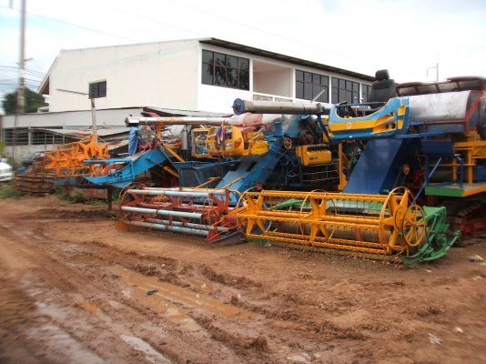 ขายรถเกี่ยวข้าว 12 คัน มีทุกยี่ห้อ ราคาเริ่มต้นที่ 150,000 - 1,200,000 บาท