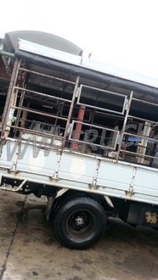 รถบรรทุก 6 ล้อ ISUZU NKR  ขนาด 85 แรงม้า แบบกระบะบรรทุกมีข้างเสริม