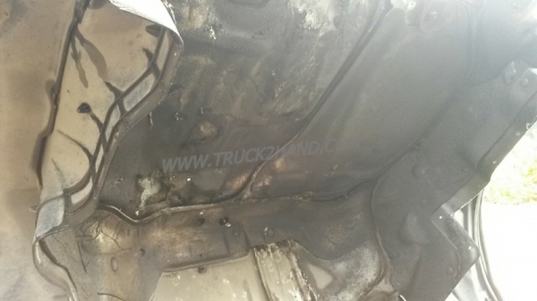 รถบรรทุก 6 ล้อ ISUZU NKR  ขนาด 85 แรงม้า แบบกระบะบรรทุกมีข้างเสริม