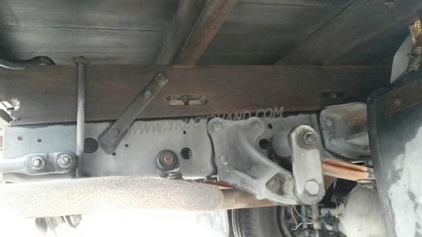 รถบรรทุก 6 ล้อ ISUZU NKR  ขนาด 85 แรงม้า แบบกระบะบรรทุกมีข้างเสริม