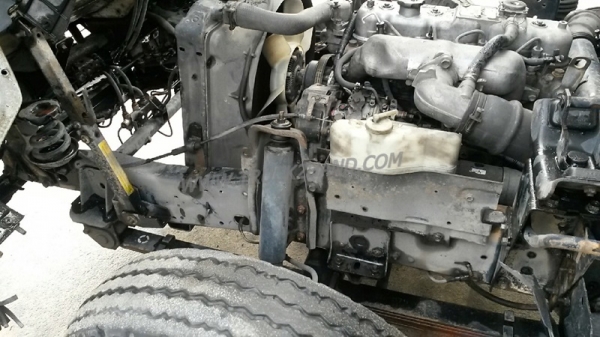 รถบรรทุก 6 ล้อ ISUZU NKR  ขนาด 85 แรงม้า แบบกระบะบรรทุกมีข้างเสริม