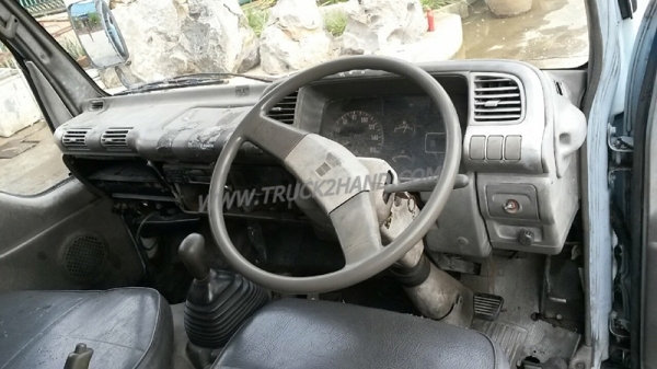 รถบรรทุก 6 ล้อ ISUZU NKR  ขนาด 85 แรงม้า แบบกระบะบรรทุกมีข้างเสริม