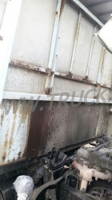 รถบรรทุก 6 ล้อ ISUZU NKR  ขนาด 85 แรงม้า แบบกระบะบรรทุกมีข้างเสริม