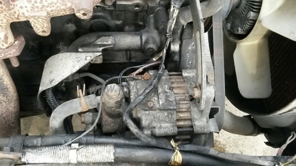 รถบรรทุก 6 ล้อ ISUZU NKR  ขนาด 85 แรงม้า แบบกระบะบรรทุกมีข้างเสริม