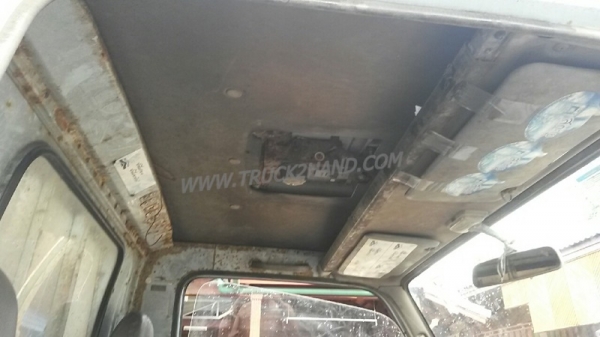 รถบรรทุก 6 ล้อ ISUZU NKR  ขนาด 85 แรงม้า แบบกระบะบรรทุกมีข้างเสริม