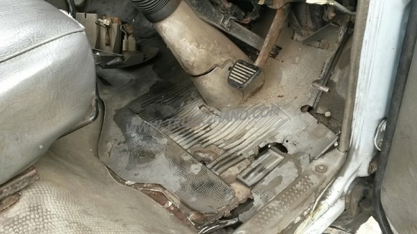 รถบรรทุก 6 ล้อ ISUZU NKR  ขนาด 85 แรงม้า แบบกระบะบรรทุกมีข้างเสริม