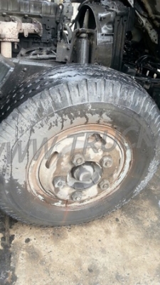 รถบรรทุก 6 ล้อ ISUZU NKR  ขนาด 85 แรงม้า แบบกระบะบรรทุกมีข้างเสริม