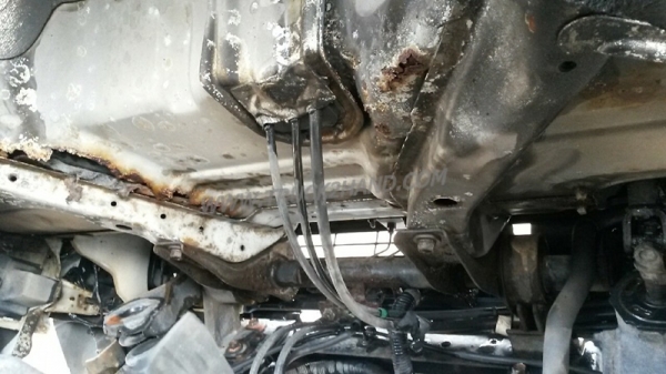 รถบรรทุก 6 ล้อ ISUZU NKR  ขนาด 85 แรงม้า แบบกระบะบรรทุกมีข้างเสริม