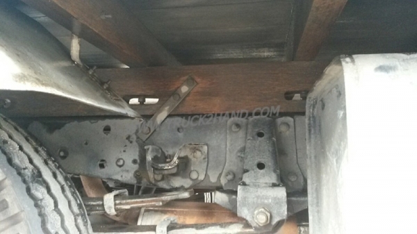 รถบรรทุก 6 ล้อ ISUZU NKR  ขนาด 85 แรงม้า แบบกระบะบรรทุกมีข้างเสริม