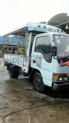 รถบรรทุก 6 ล้อ ISUZU NKR  ขนาด 85 แรงม้า แบบกระบะบรรทุกมีข้างเสริม