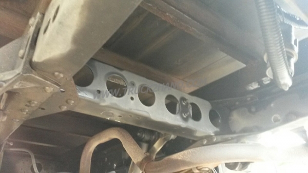 รถบรรทุก 6 ล้อ ISUZU NKR  ขนาด 85 แรงม้า แบบกระบะบรรทุกมีข้างเสริม