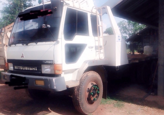 MITSUBISHI FUSO FN527 - 195 HP 6D16 MA 11443 สิบล้อ 2 เพลา เทรลเลอร์ท้ายลาดขึ้นรถแบ็คโฮร PC 200-300 ได้เลยครับ เครื่องยนต์แน่นแรงดีไม่มีเยิ้ม เกียร์ 10 SPEED ภายในเก๋งคอนโซลสวยครบพร้อม พวงมาลัยเพาเวอร์ ระบบเบรคทริ๊ปฟี้ ช่วงล่างแน่นคัชซีสวยไม่มีบวม ยางสภาพ