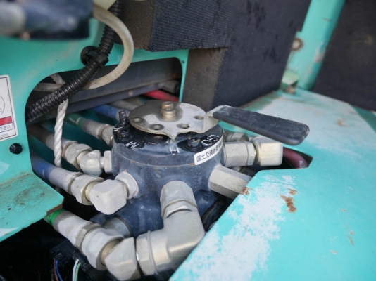 SK200-8-YN11-45577-YR2006-5609Hr ใบแทร็ค 800 mm ถึงไทยเร็ว ๆ นี้ครับ