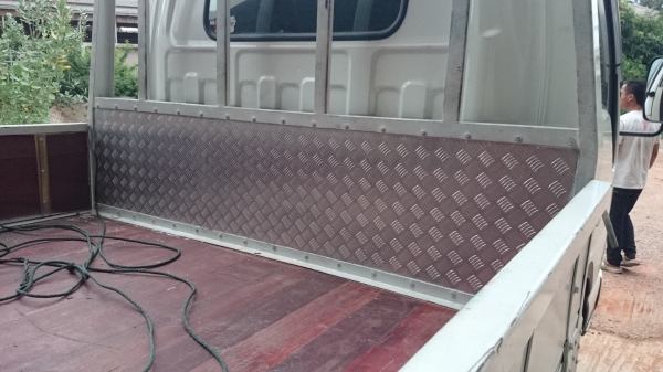 ขายรถ 6ล้อ elf ไม่ติดเวลาทะเบียนเล็กเล่มพร้อมโอน