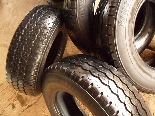 ยางกระบะขอบ15 บริดสโตน215-70-R15(4เส้น 1,900บ)ดอกหนามาก80\% ยางกระบะขอบ15 บริดสโตน215-70-R15(4เส้น 1,900บ)ดอกหนามาก80\%