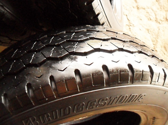 ยางกระบะขอบ15 บริดสโตน215-70-R15(4เส้น 1,900บ)ดอกหนามาก80\% ยางกระบะขอบ15 บริดสโตน215-70-R15(4เส้น 1,900บ)ดอกหนามาก80\%